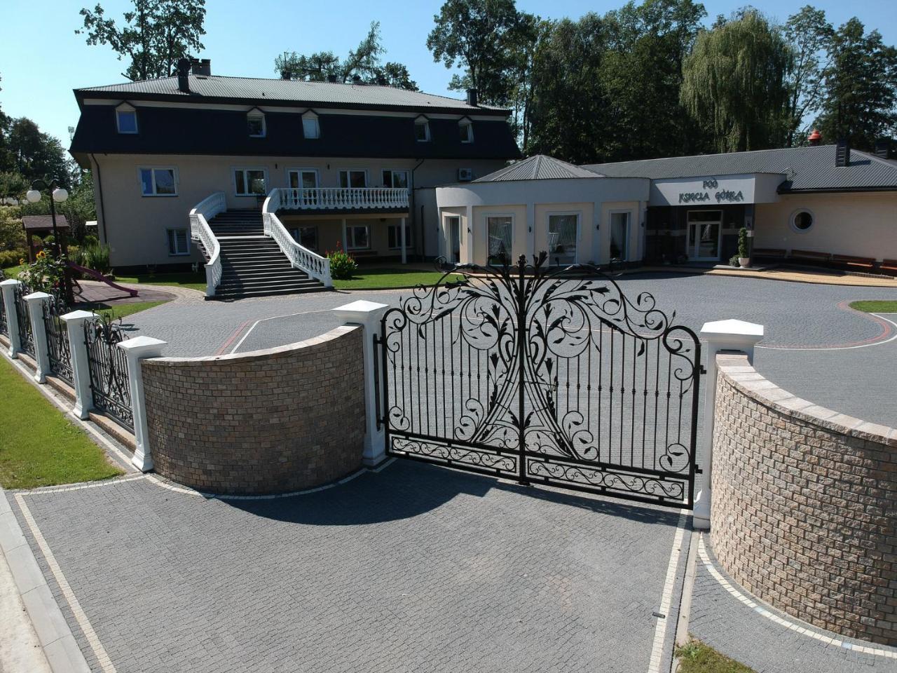 Pod Ksiecia Gorka Hotel Oleszyce Exterior photo